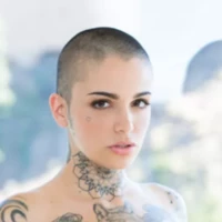 Leigh Raven