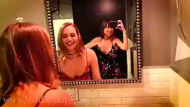 Порноактрисы сняли любительское видео 18+ в свободное от работы время