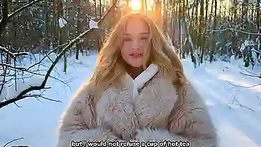 Приютил заблудившуюся в леску крали и в благодарность получил секс с красавицей