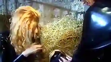Две госпожи и мужчина порно костюм