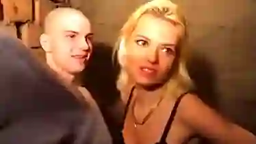 Спонтанный секс лифтера и милой блондинки